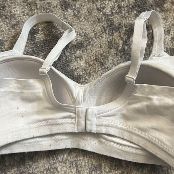 Nike White Underwire back clasp Sports Bra 38DD - Picture 2 of 4